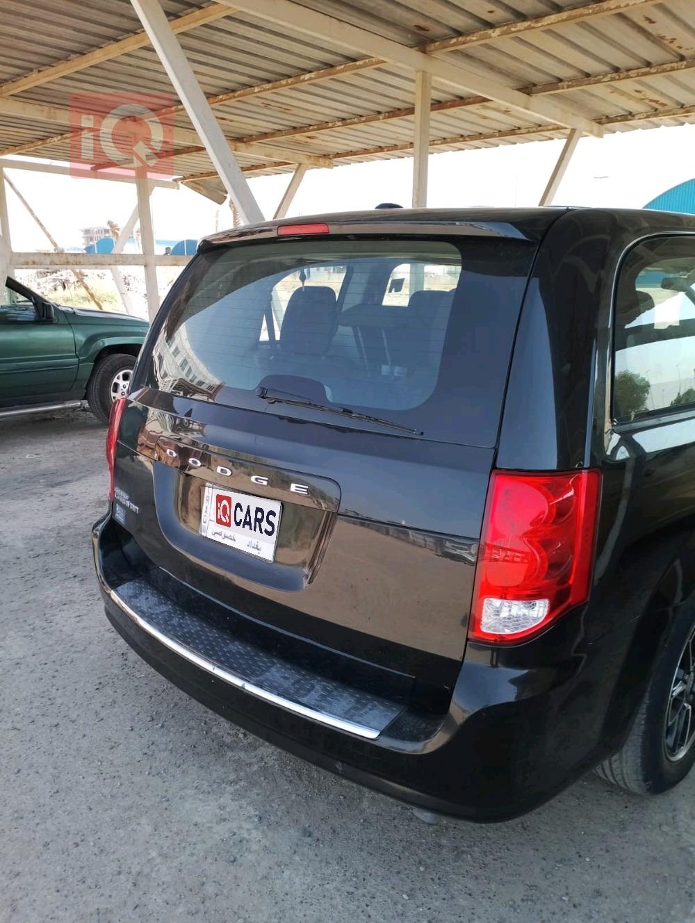 دودج جراند كارافان